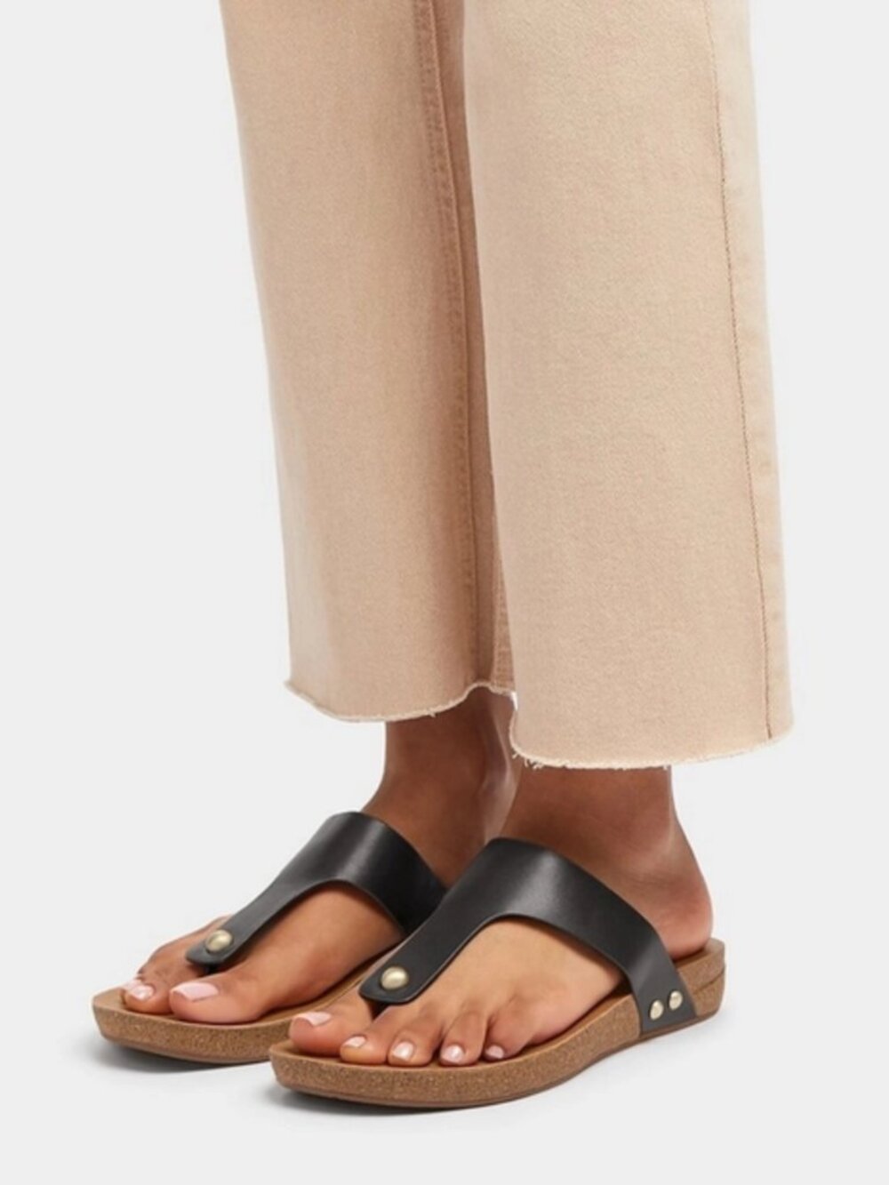 (New) FitFlop – iQushion Leather Toe-Post Sandals (Black)‎ – Women's 7